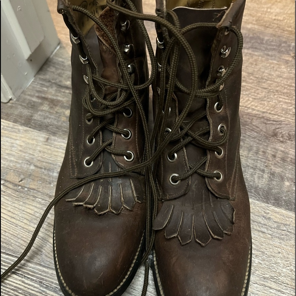 Vintage Justin lace up boots. Size 5.5.